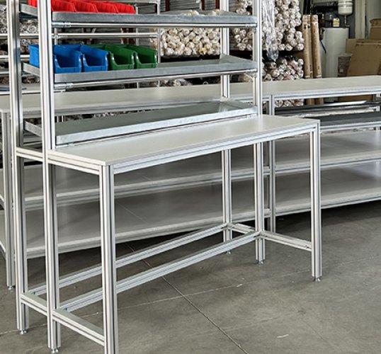 Originelle Konstruktionen aus Aluminiumprofilen