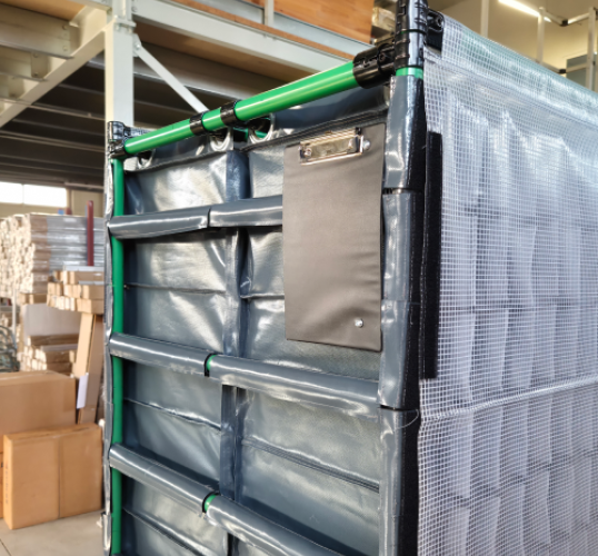 Logistikwagen mit Textileinsätzen