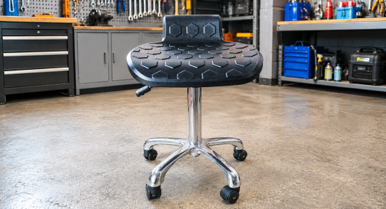 Arbeitsstuhl für die Garage