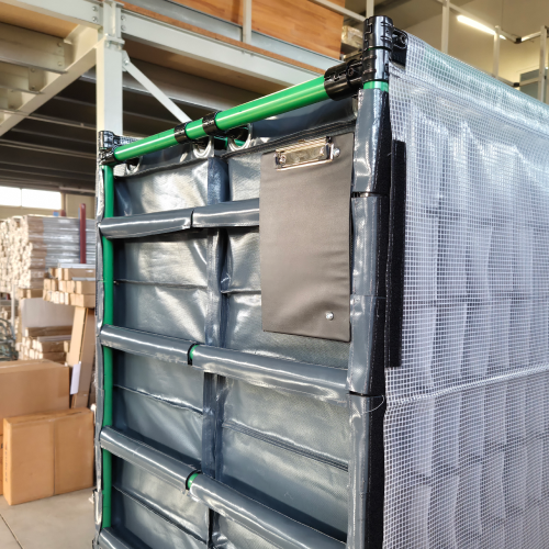 Logistikwagen mit Textileinsätzen