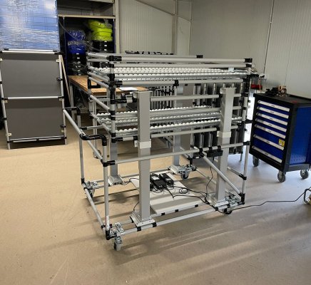 Wagen mit elektrischem Hub 23081603 - 6