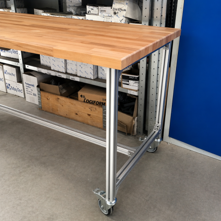 Fahrbarer Arbeitstisch aus Aluminiumprofilen, Breite 2000 mm - 3